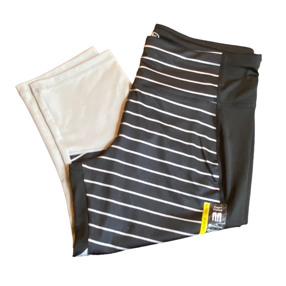 Women's Athletic Works NWT Grey/Black Capri Pants Size Large